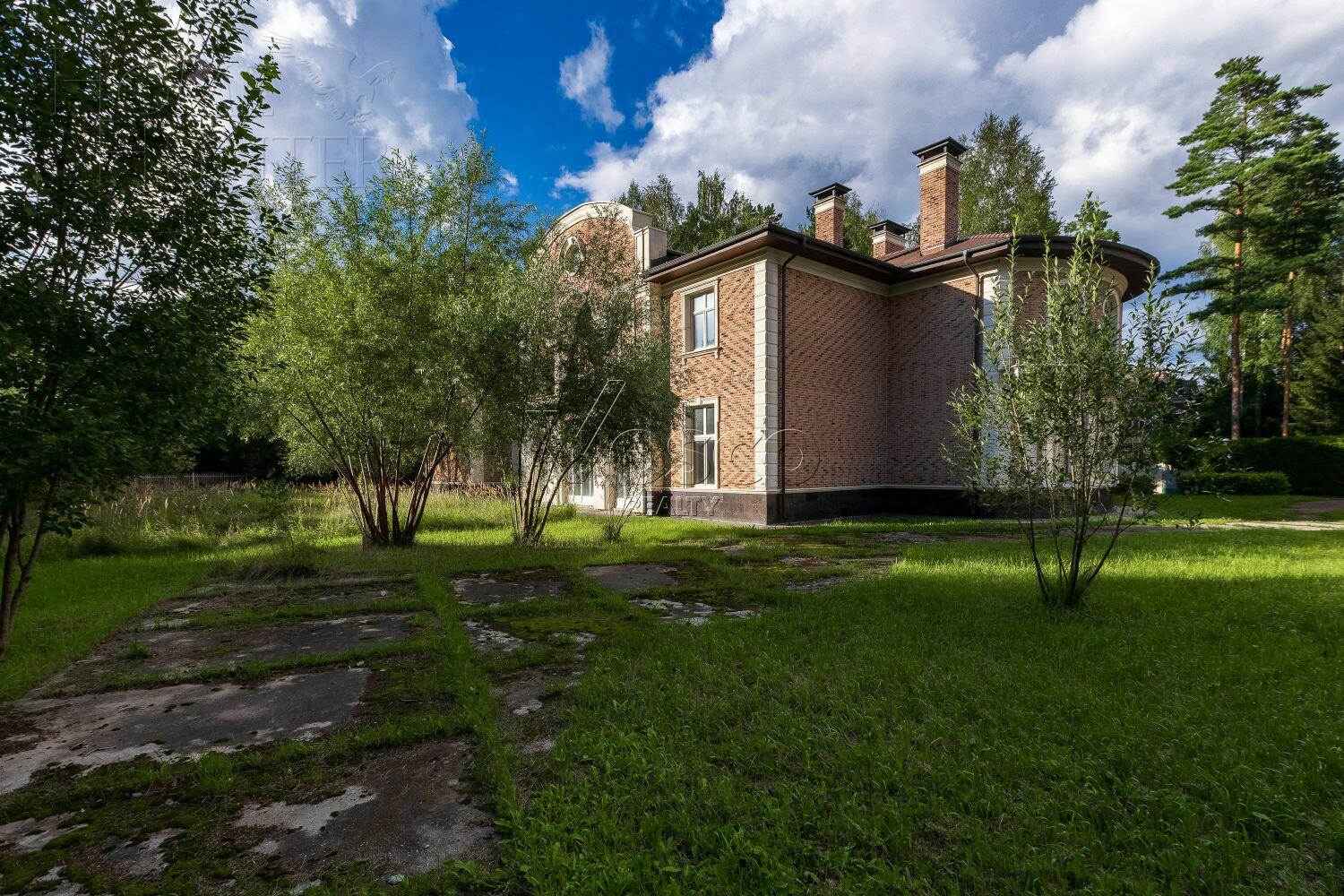 2-этажный коттедж 1 289 м² без отделки