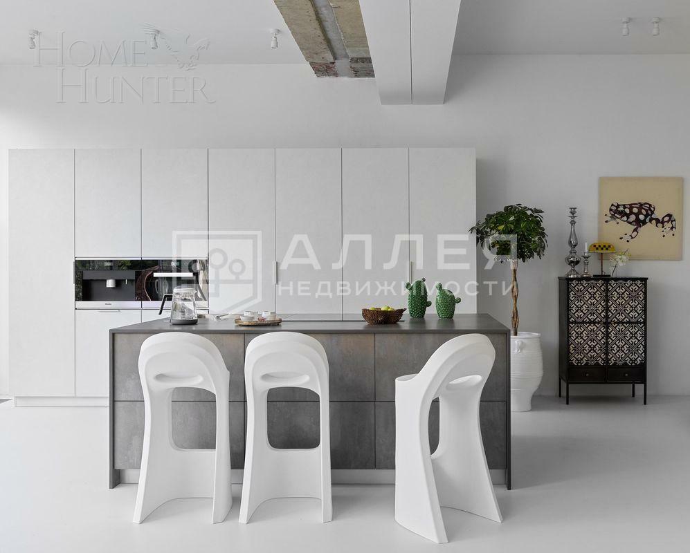 3-этажный таунхаус 380 м² с отделкой