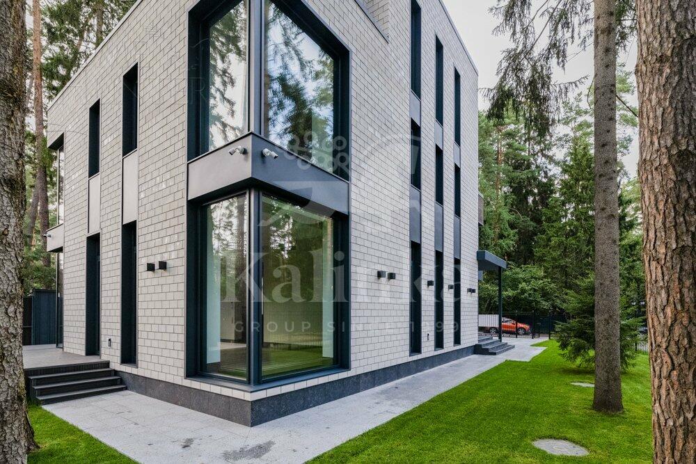 3-этажный коттедж 420 м² с отделкой
