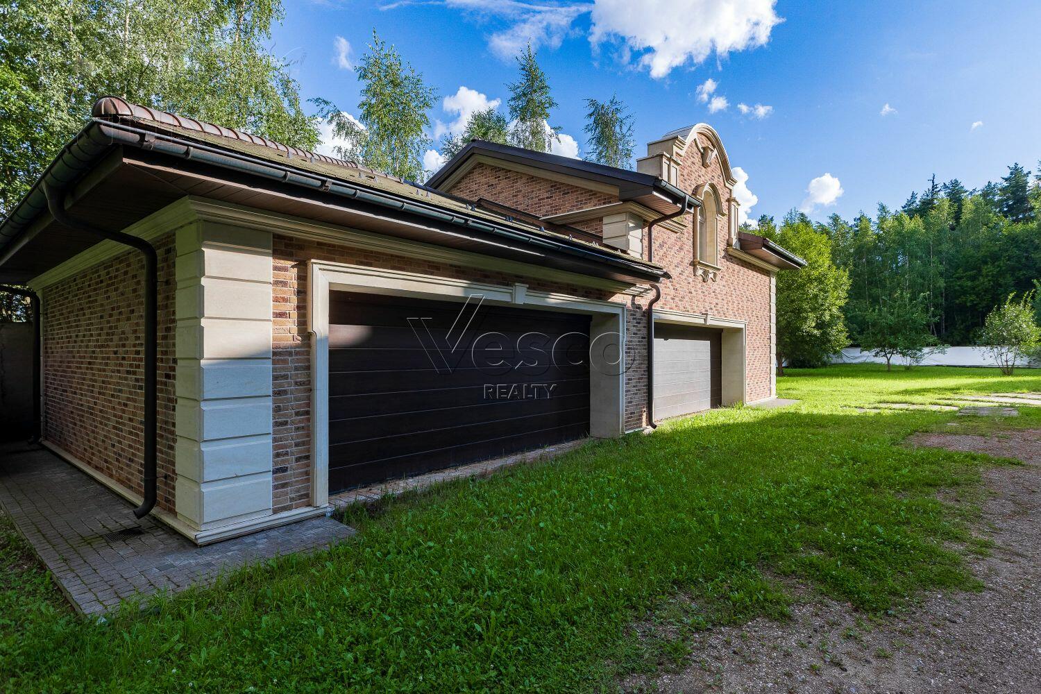 2-этажный коттедж 1 289 м² без отделки