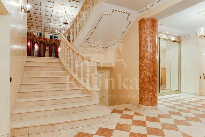 2-этажный коттедж 650 м² с отделкой