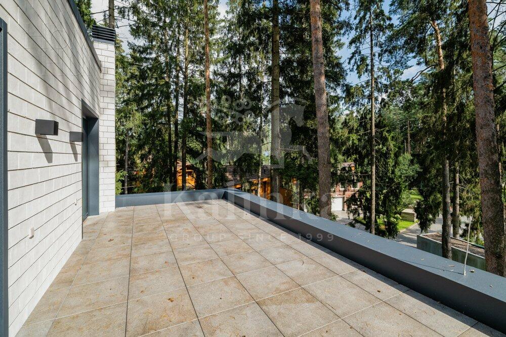 3-этажный коттедж 420 м² с отделкой