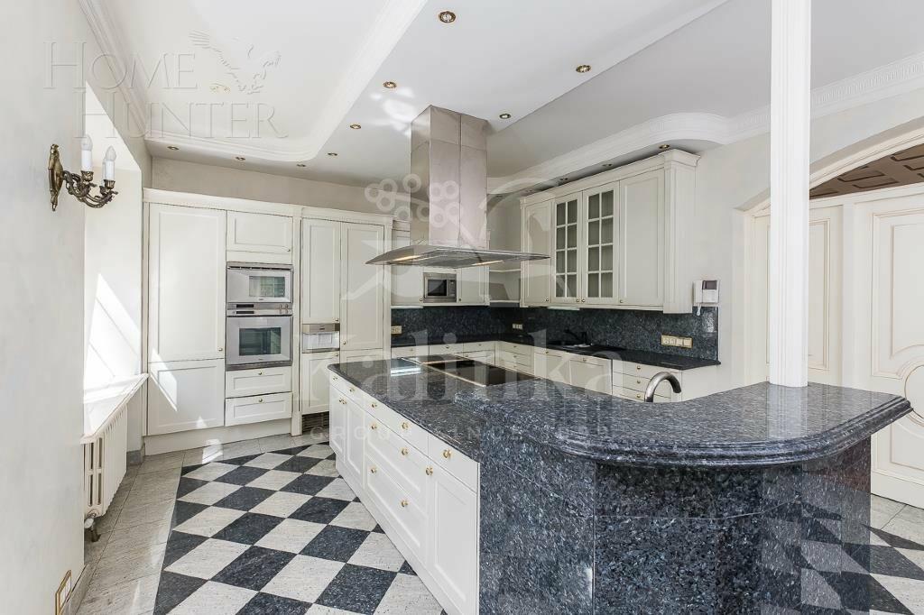 2-этажный коттедж 650 м² с отделкой