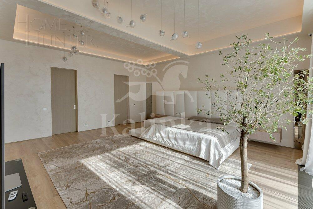 2-этажный коттедж 1 500 м² с отделкой