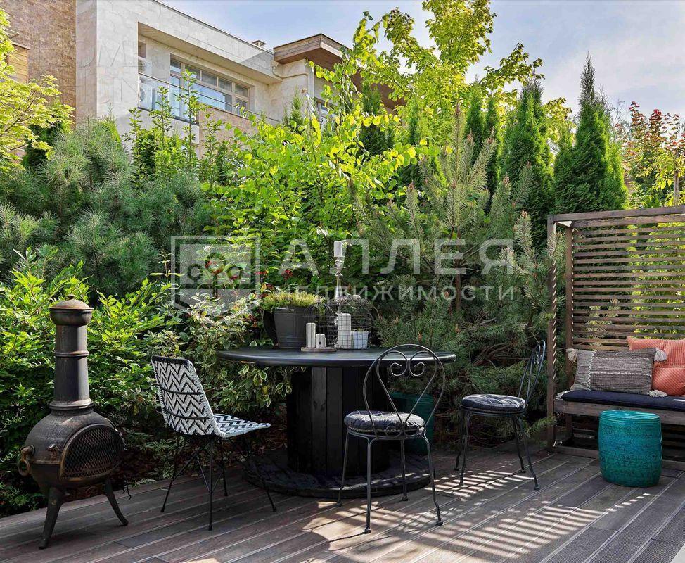 3-этажный таунхаус 380 м² с отделкой