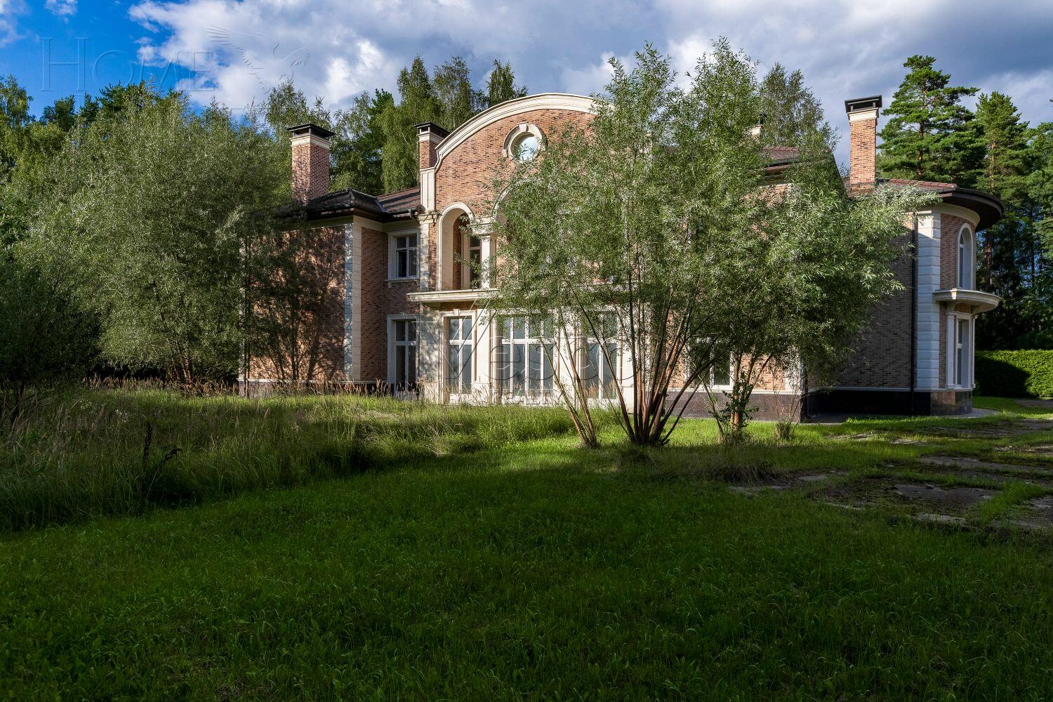 2-этажный коттедж 1 289 м² без отделки