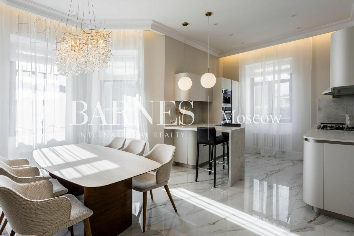 2-этажный коттедж 382 м² с отделкой