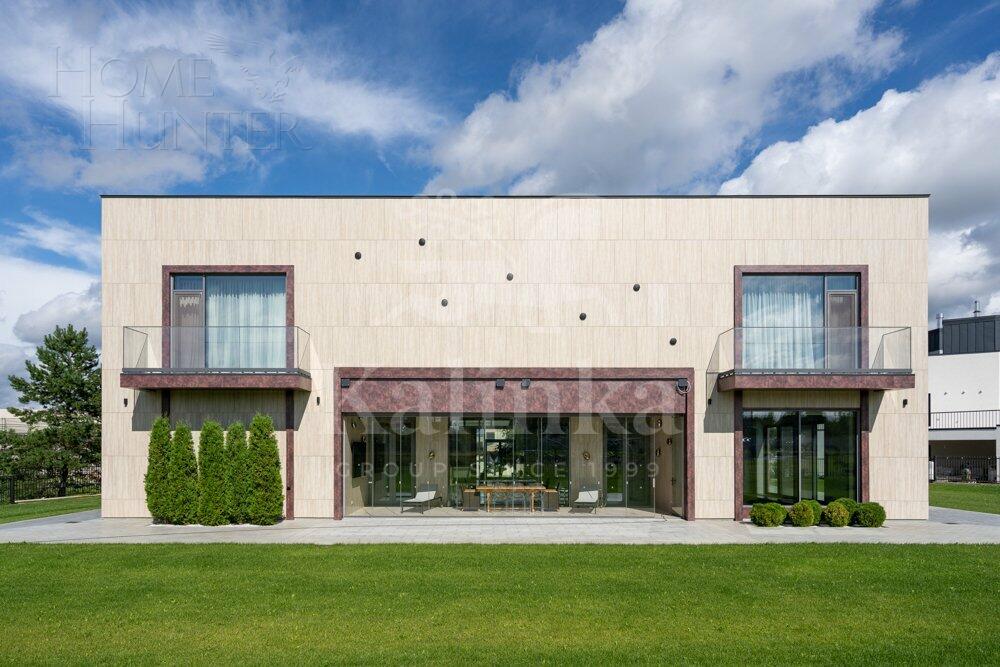 2-этажный коттедж 1 500 м² с отделкой