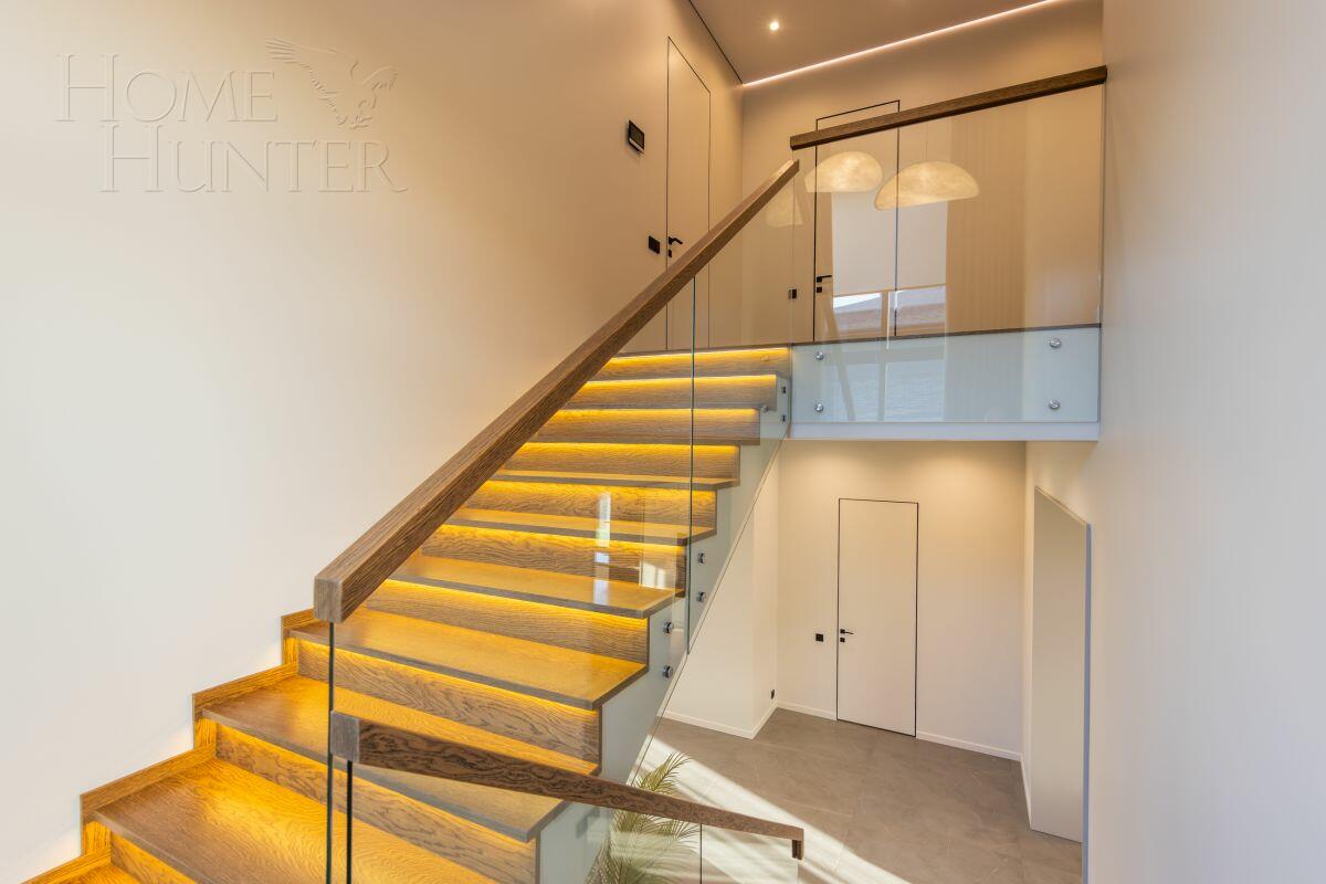 2-этажный коттедж 324 м² с отделкой