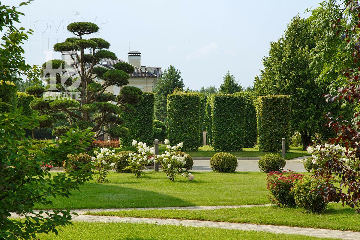 3-этажный коттедж 680 м² без отделки