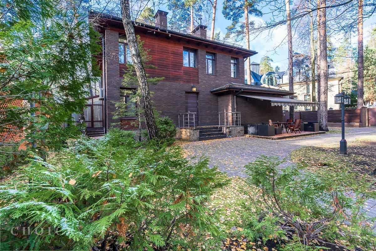 2-этажный коттедж 450 м² с отделкой