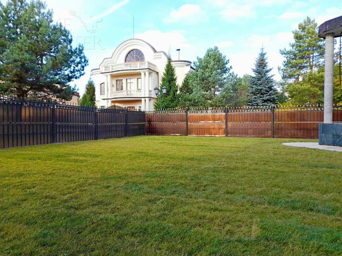 2-этажный коттедж 1 381 м² с отделкой