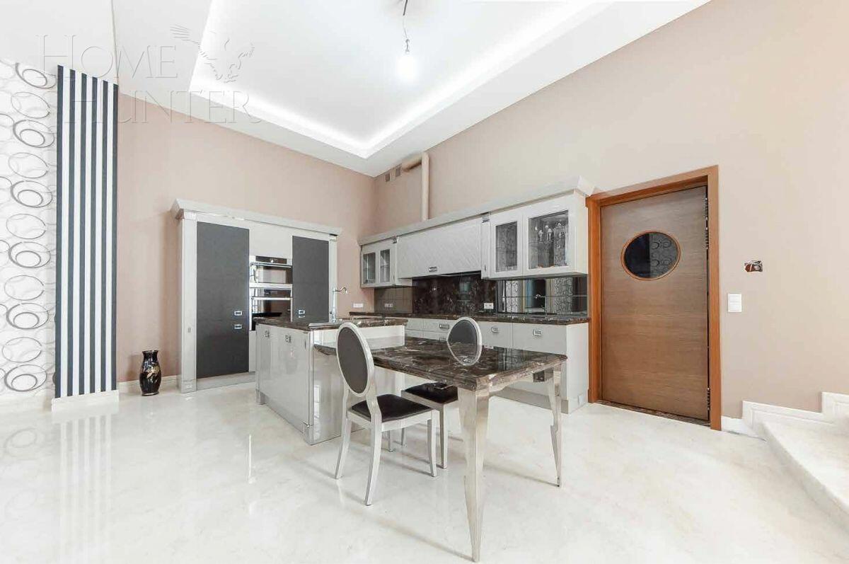 2-этажный коттедж 1 381 м² с отделкой