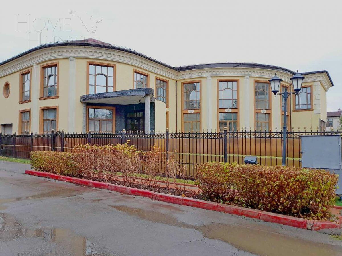 2-этажный коттедж 1 381 м² с отделкой