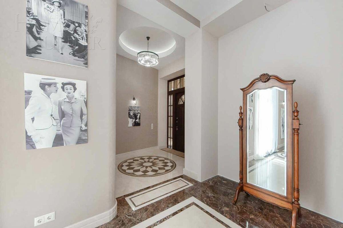 2-этажный коттедж 1 381 м² с отделкой