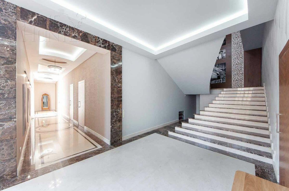 2-этажный коттедж 1 381 м² с отделкой