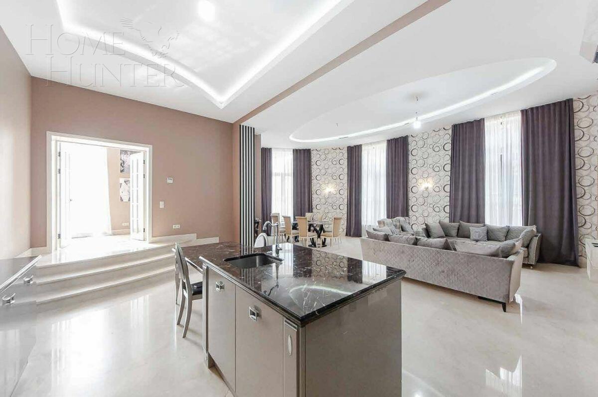 2-этажный коттедж 1 381 м² с отделкой