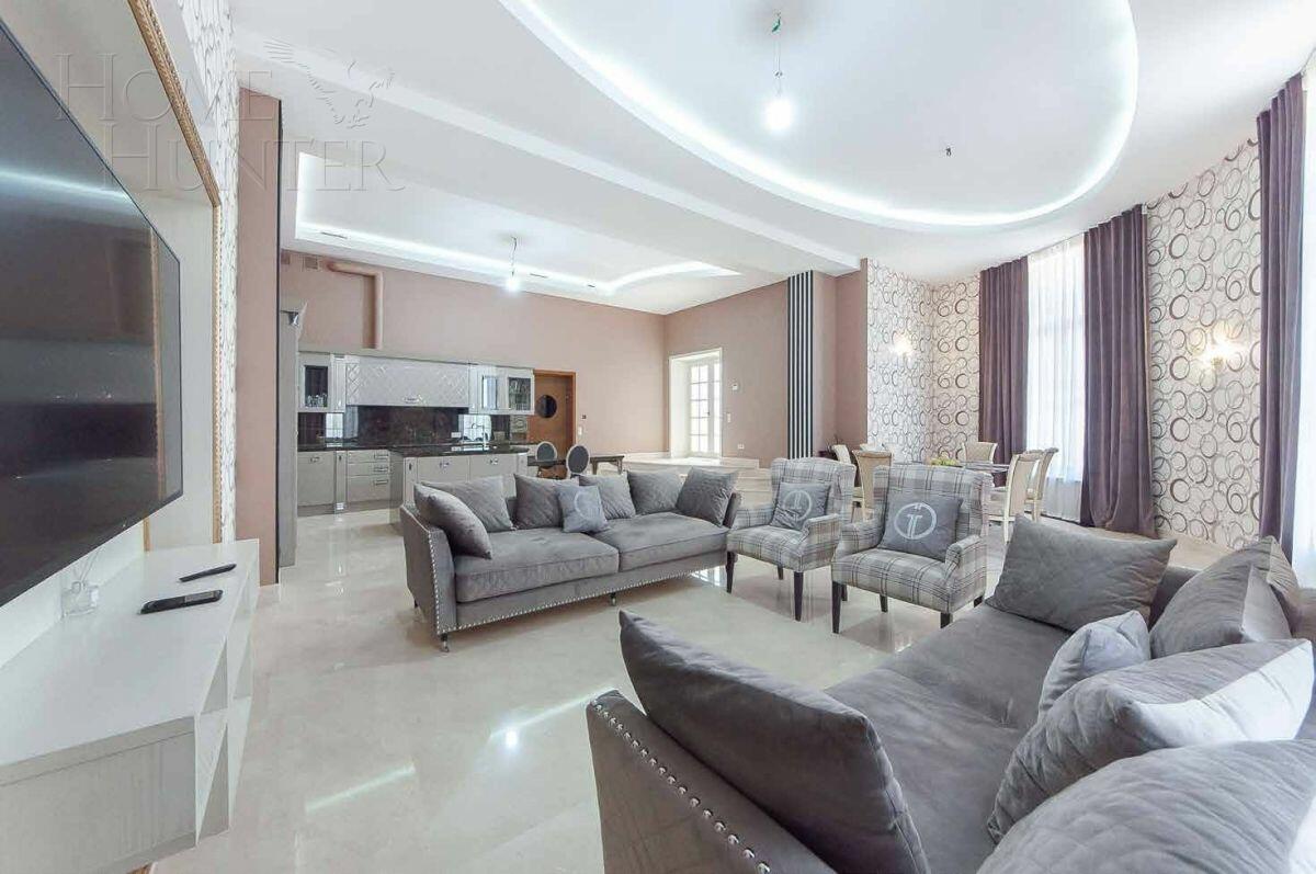 2-этажный коттедж 1 381 м² с отделкой