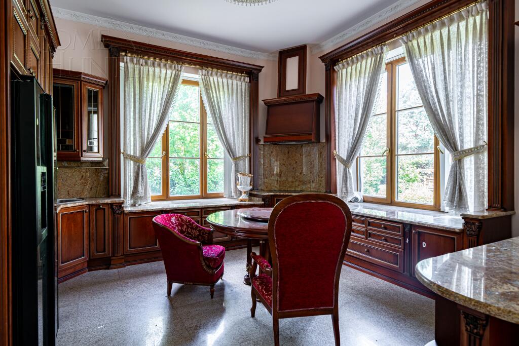 2-этажный коттедж 675 м² с отделкой