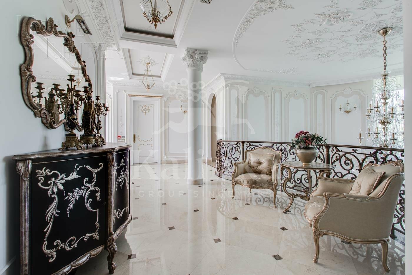 2-этажный коттедж 1 800 м² с отделкой