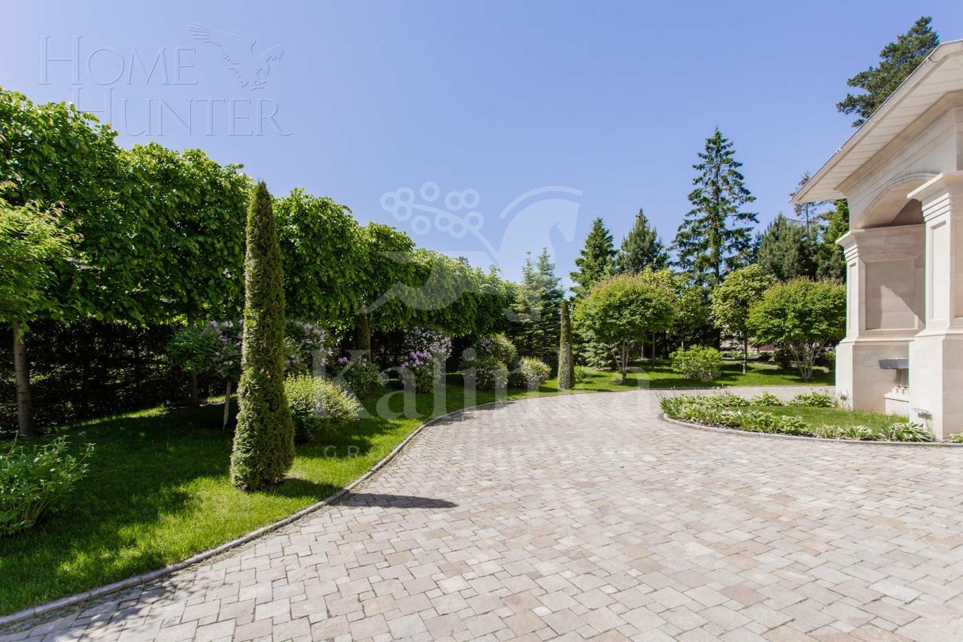 2-этажный коттедж 1 800 м² с отделкой