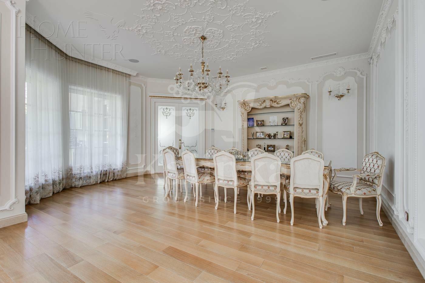 2-этажный коттедж 1 800 м² с отделкой