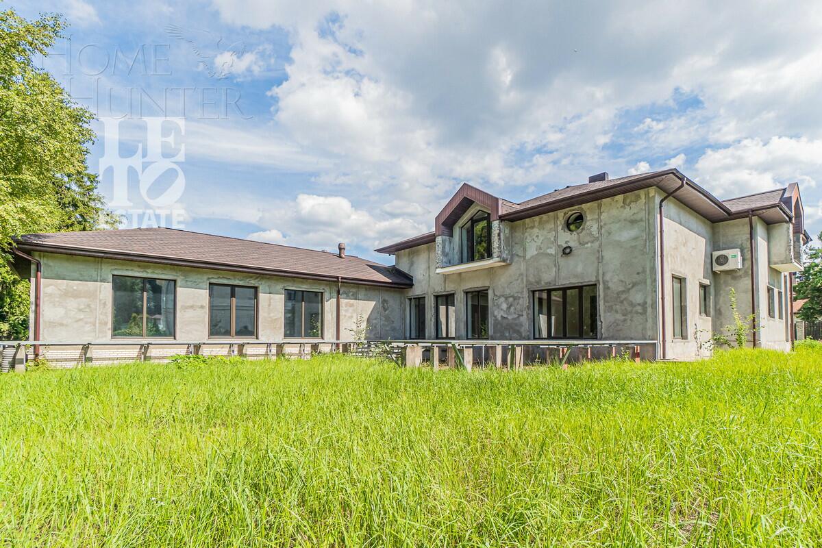 2-этажный коттедж 590 м² без отделки