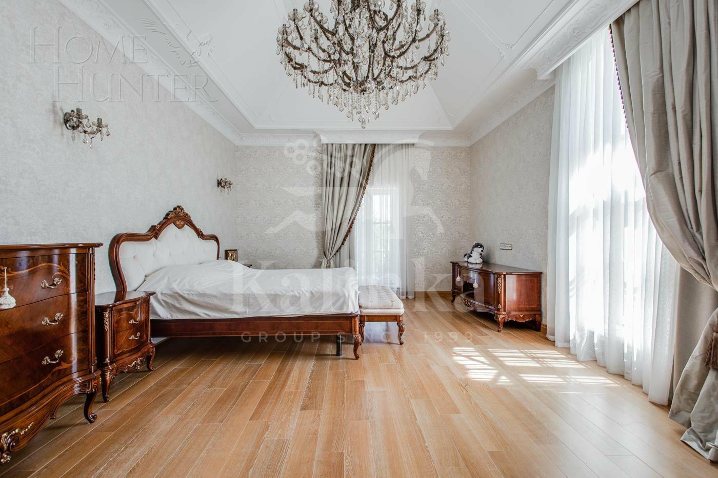 2-этажный коттедж 1 800 м² с отделкой