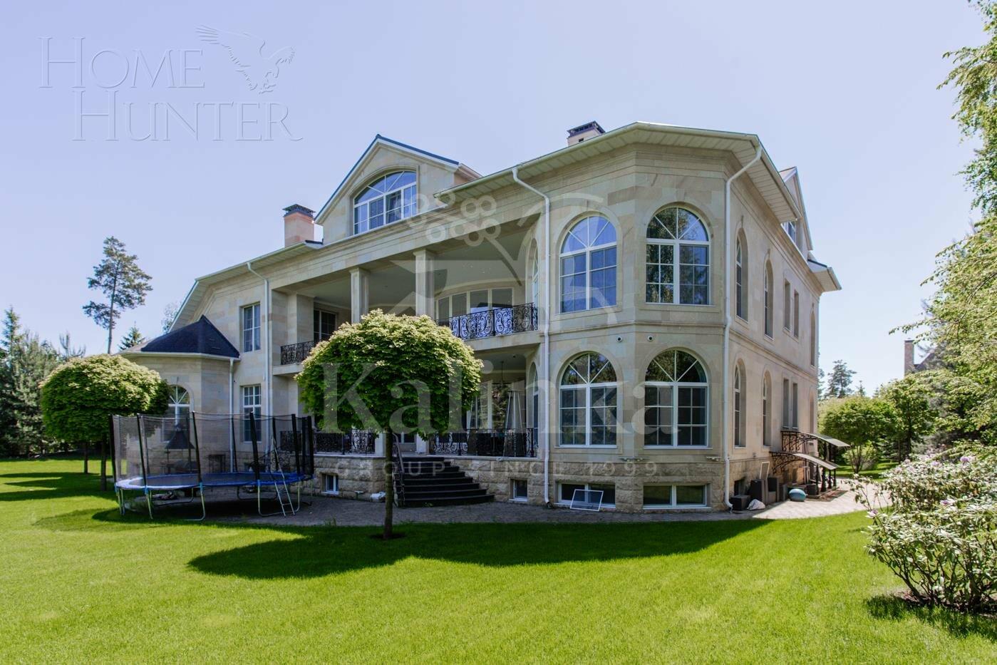 2-этажный коттедж 1 800 м² с отделкой