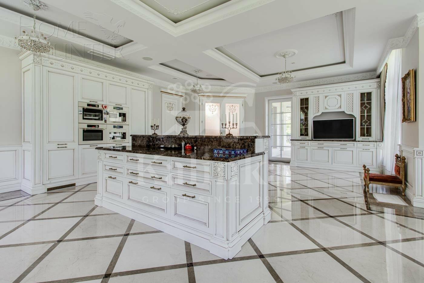 2-этажный коттедж 1 800 м² с отделкой