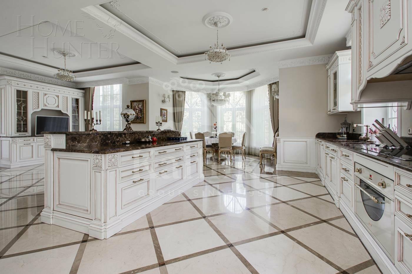 2-этажный коттедж 1 800 м² с отделкой