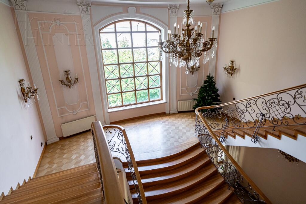 2-этажный коттедж 675 м² с отделкой