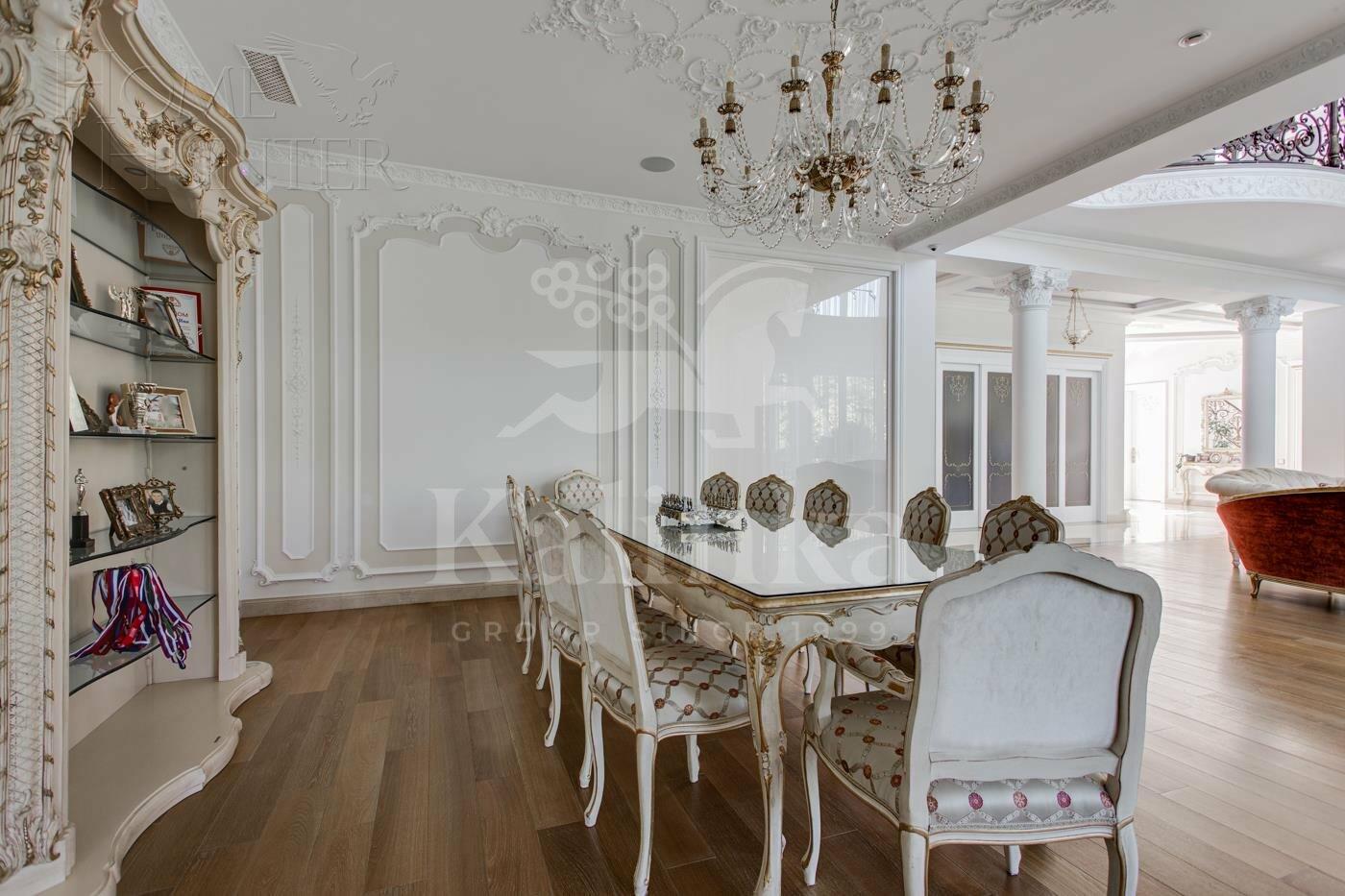 2-этажный коттедж 1 800 м² с отделкой