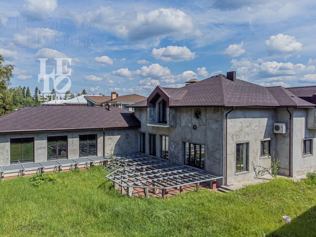 2-этажный коттедж 590 м² без отделки