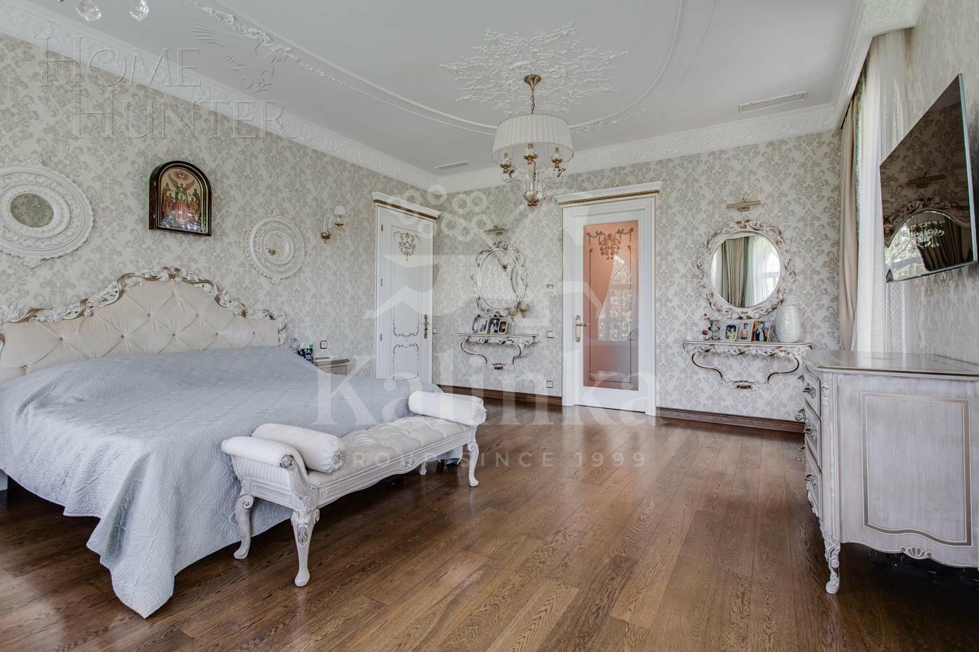 2-этажный коттедж 1 800 м² с отделкой