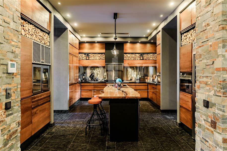 2-этажный коттедж 700 м² с отделкой