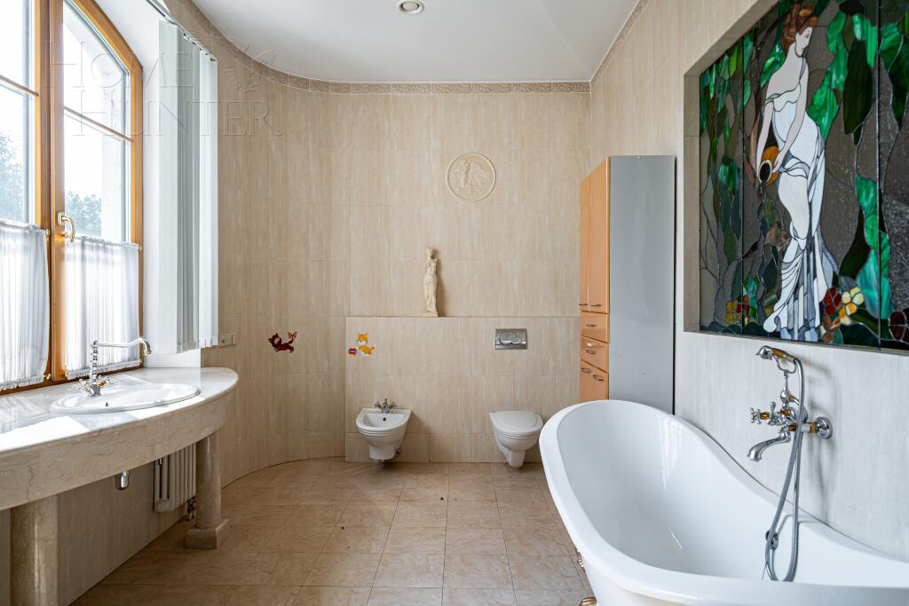 2-этажный коттедж 675 м² с отделкой