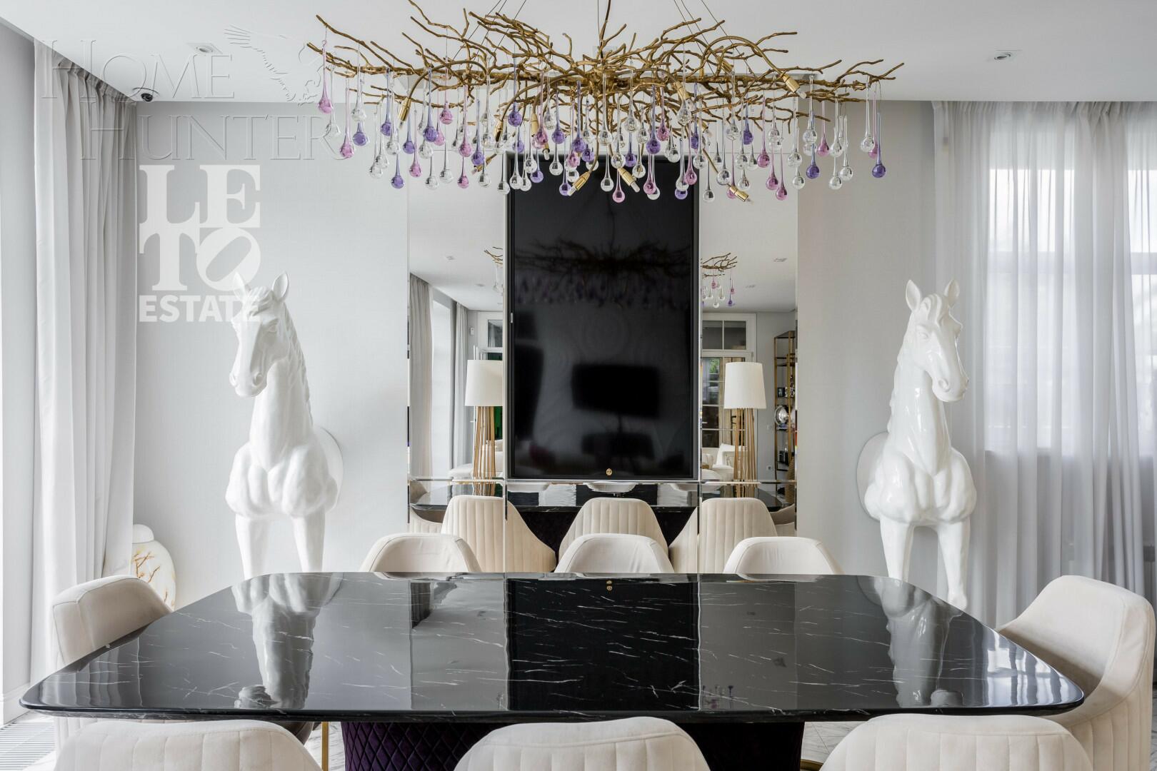 3-этажный коттедж 550 м² с отделкой