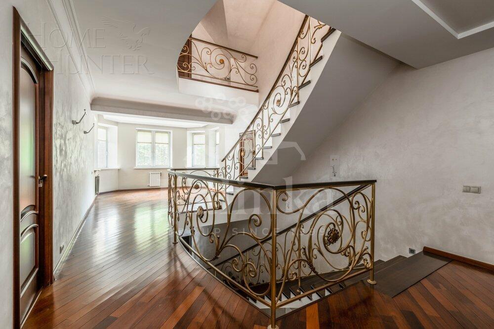 2-этажный коттедж 600 м² с отделкой