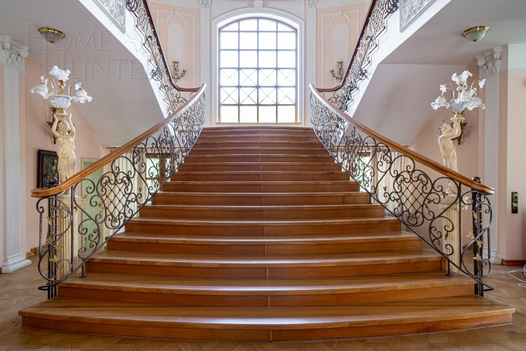 2-этажный коттедж 675 м² с отделкой