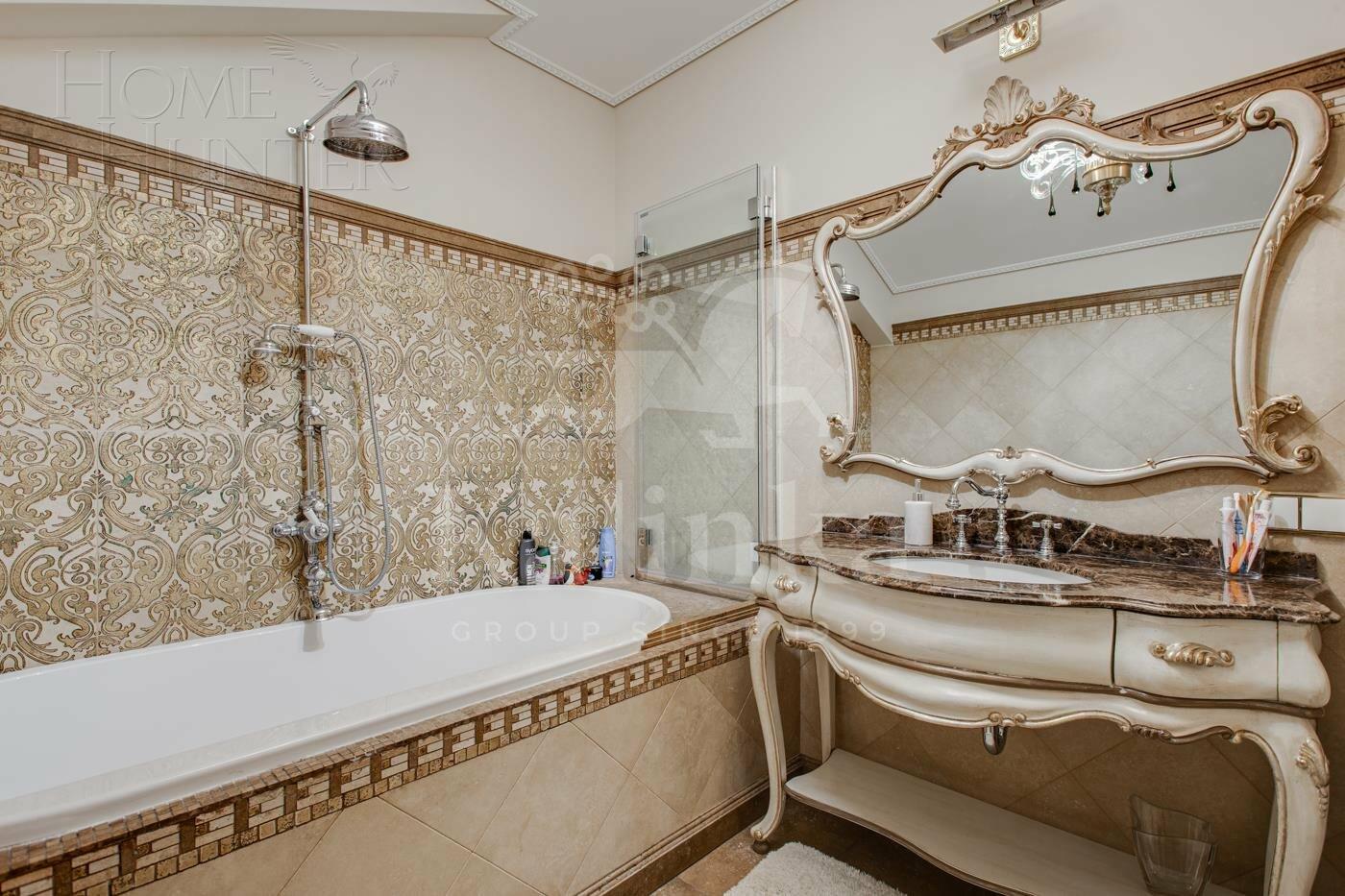 2-этажный коттедж 1 800 м² с отделкой