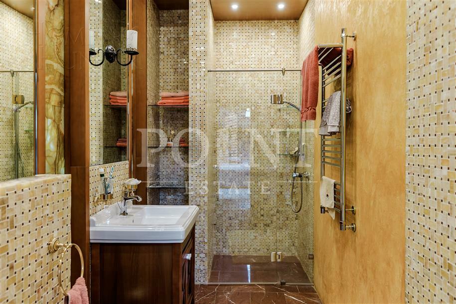 2-этажный коттедж 700 м² с отделкой