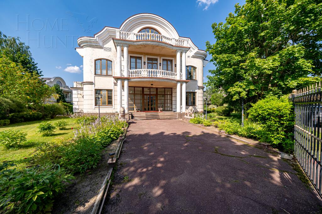 2-этажный коттедж 675 м² с отделкой