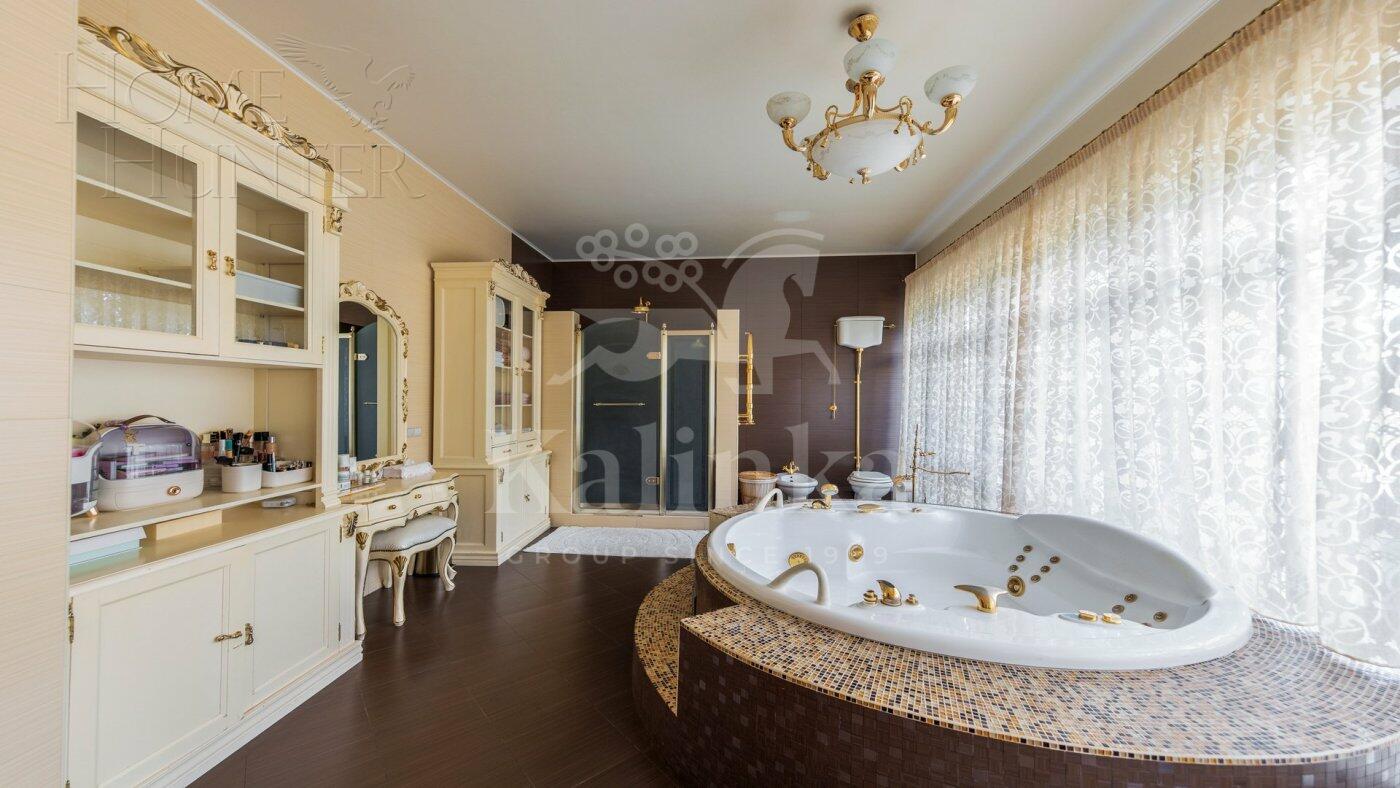 2-этажный коттедж 692 м² с отделкой