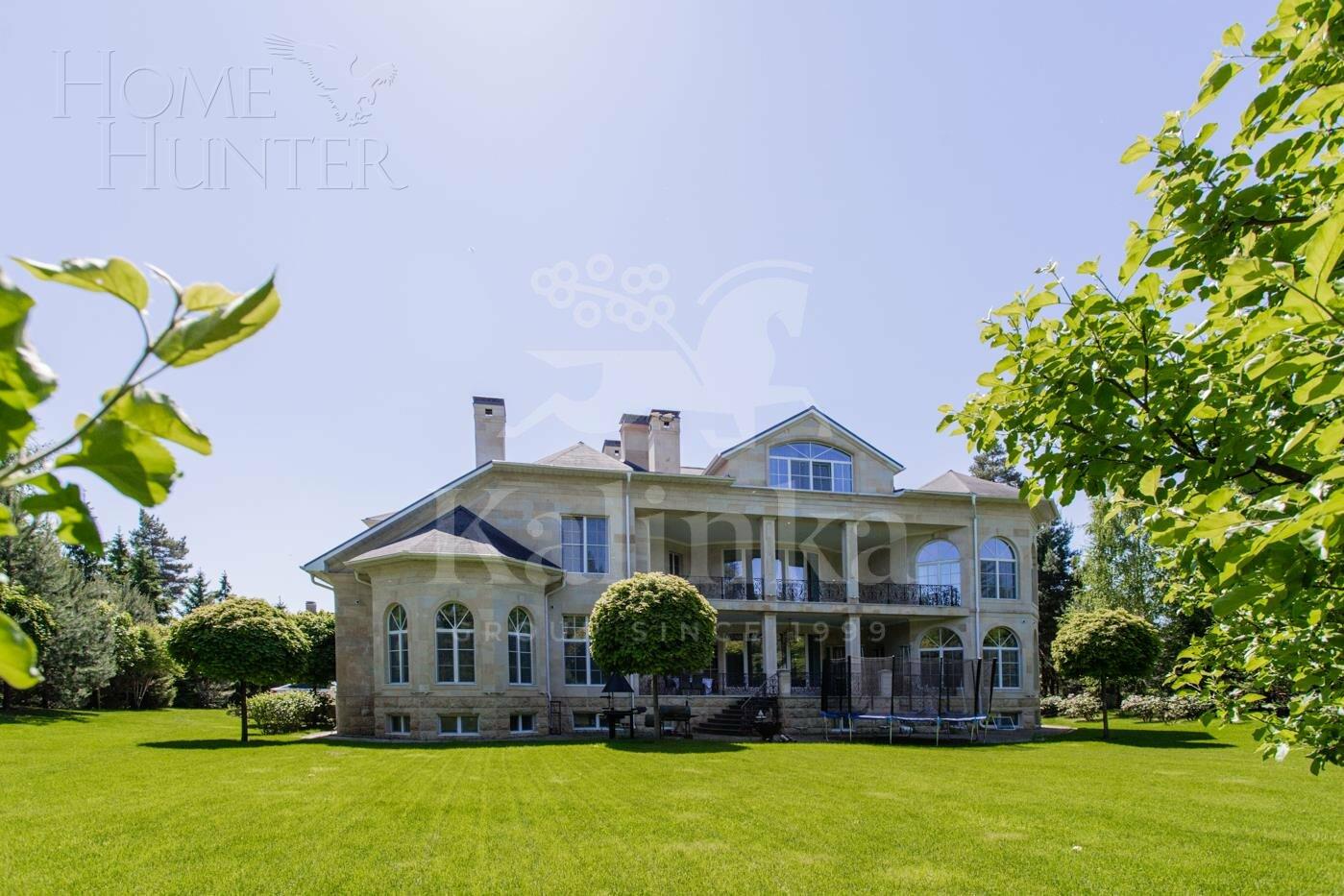 2-этажный коттедж 1 800 м² с отделкой