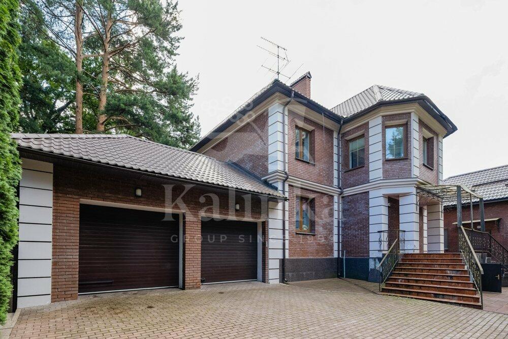 2-этажный коттедж 600 м² с отделкой