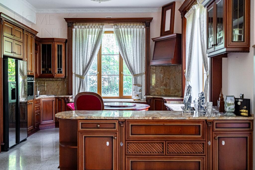 2-этажный коттедж 675 м² с отделкой