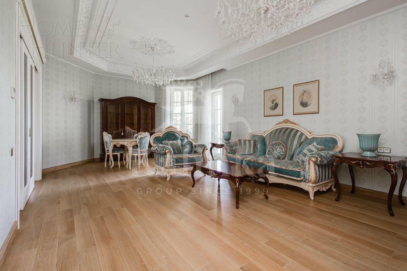 2-этажный коттедж 1 800 м² с отделкой