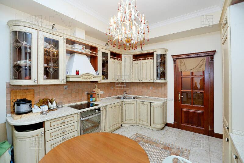 4-КОМН. КВАРТИРА С ОТДЕЛКОЙ 241 М² НА 2 ЭТАЖЕ