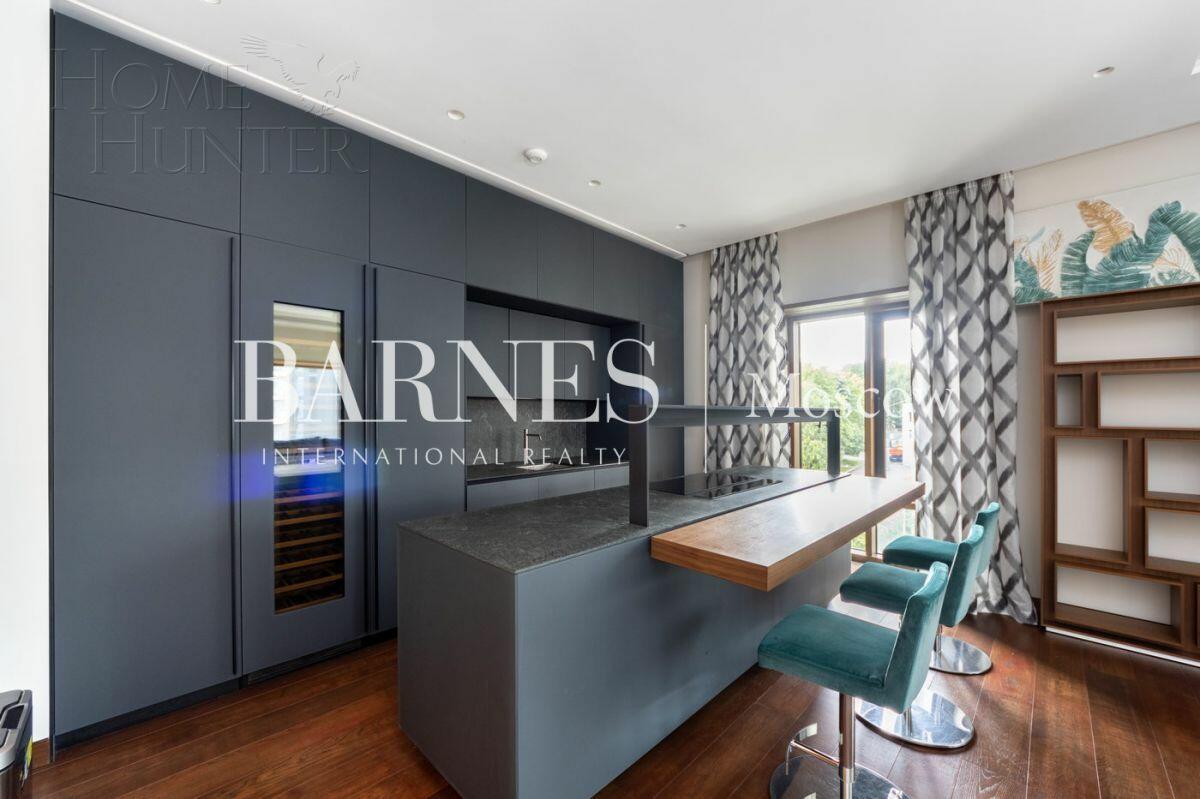 3-КОМН. КВАРТИРА С ОТДЕЛКОЙ 125 М² НА 4 ЭТАЖЕ